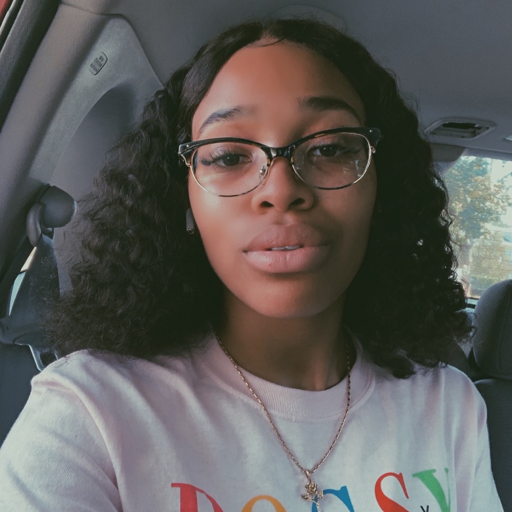 Meet your Posher, Briana